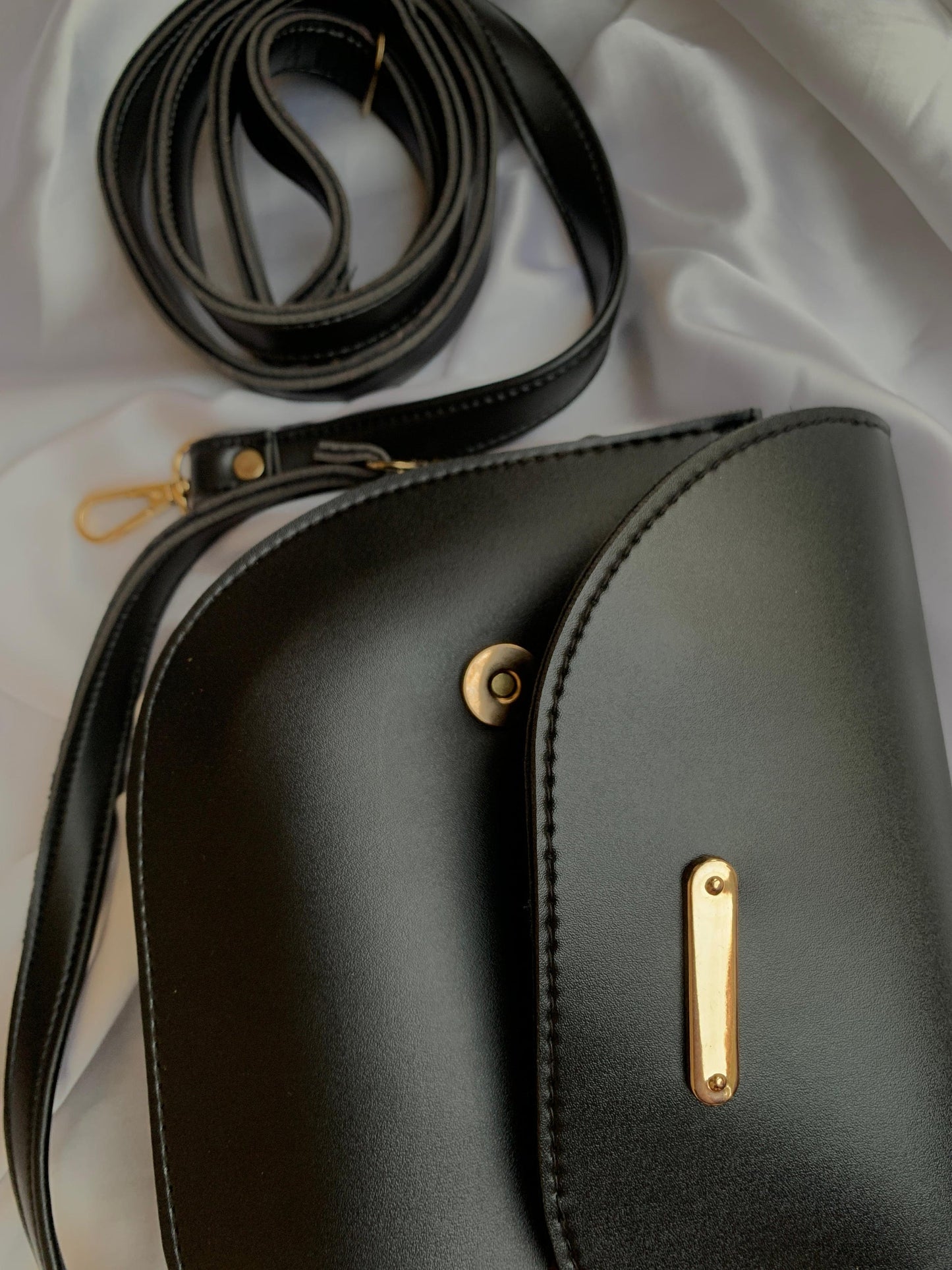 chick black shoulder bag