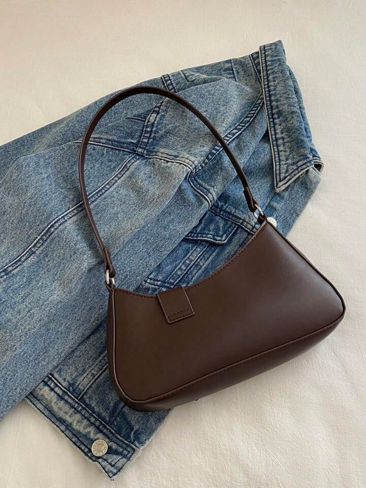 Fashionable handbag for daily use