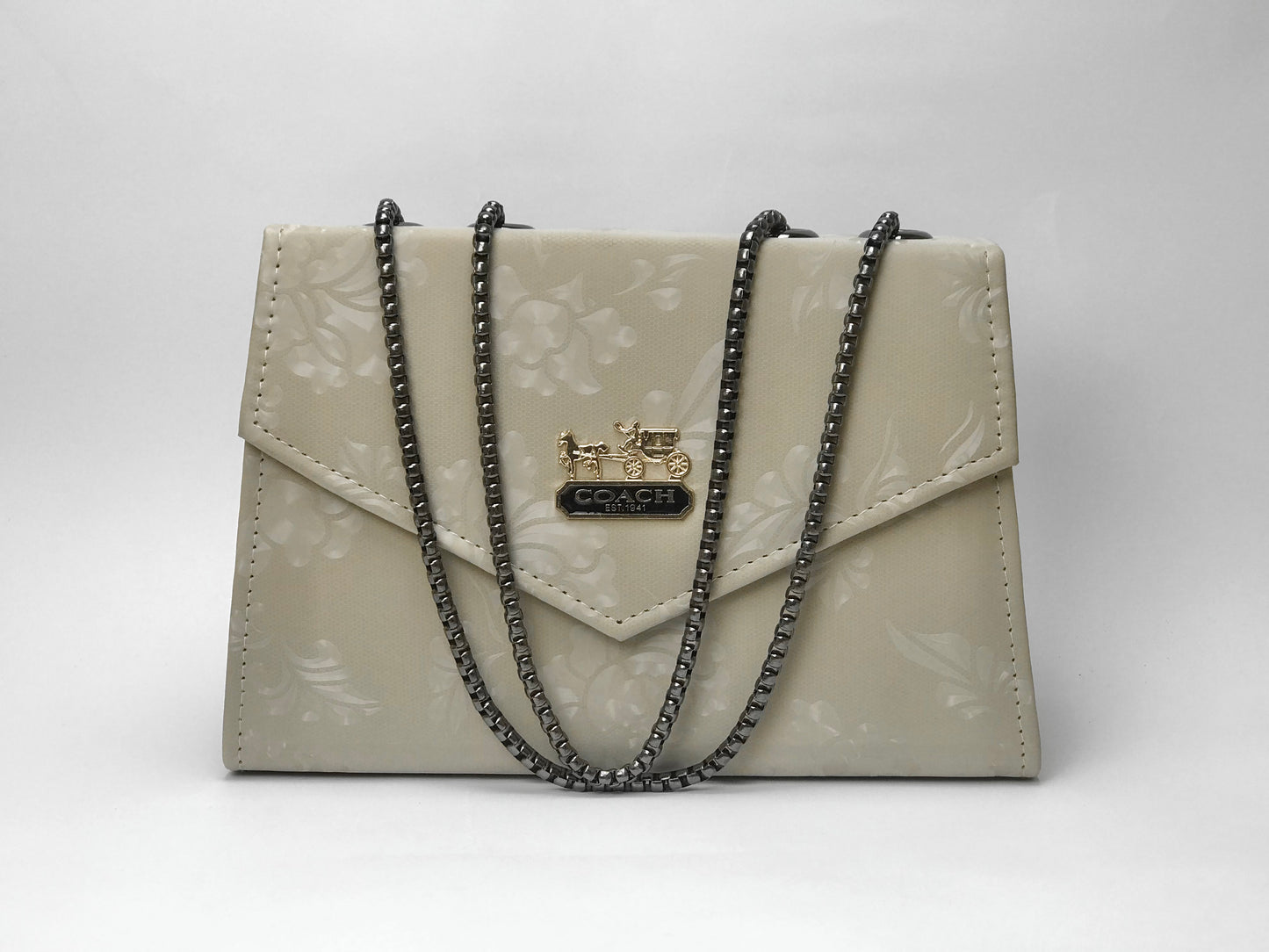 Blush Carry – Stylish Ladies Purse Light Pink