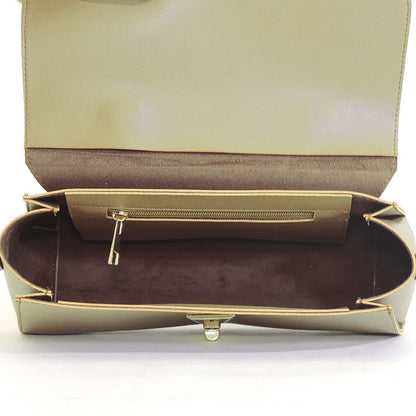 Stylish women’s beige shoulder bag